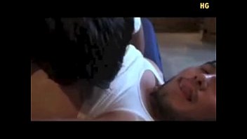 乳首しゃぶり